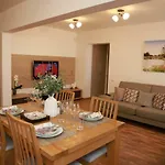 Cozy Apartment In Brasov